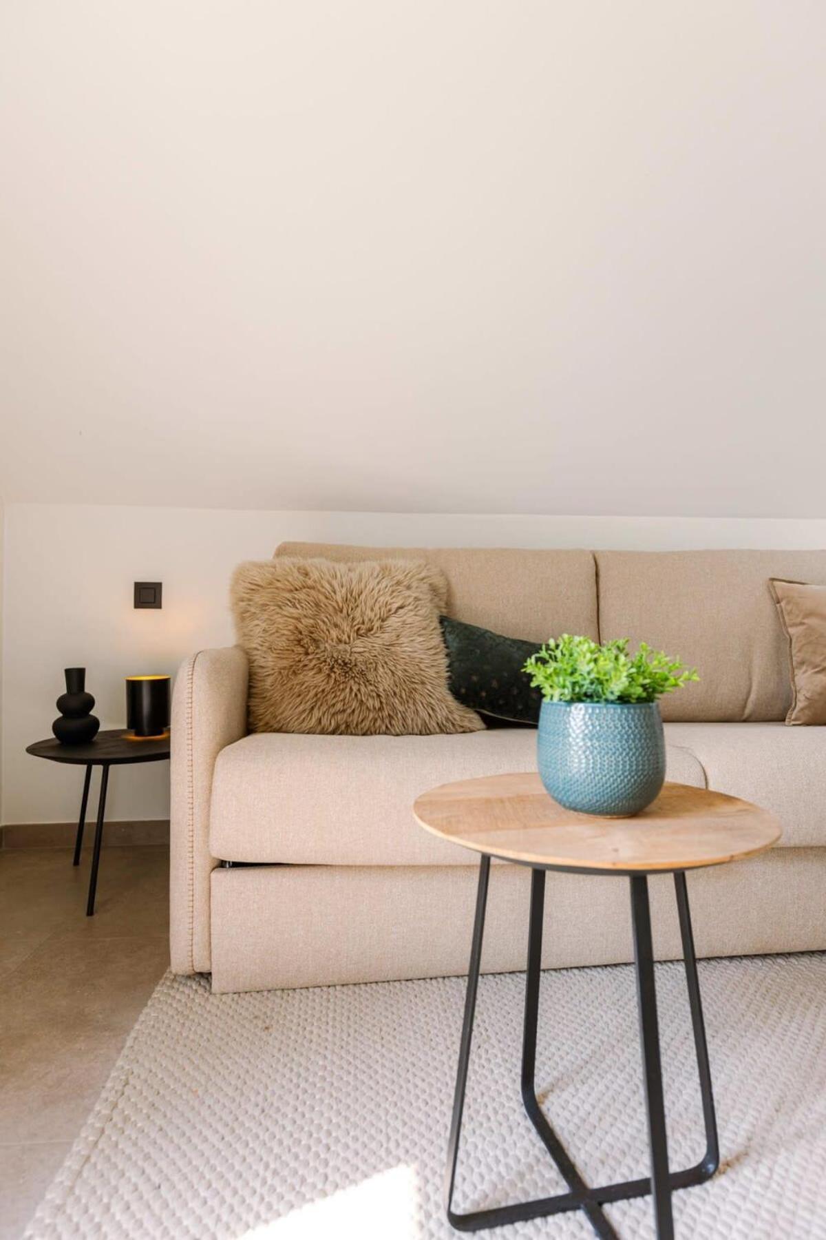 Huswell - Nadia - Family Room At Ranch "De Blauwe Zaal" บรูจส์ ภายนอก รูปภาพ